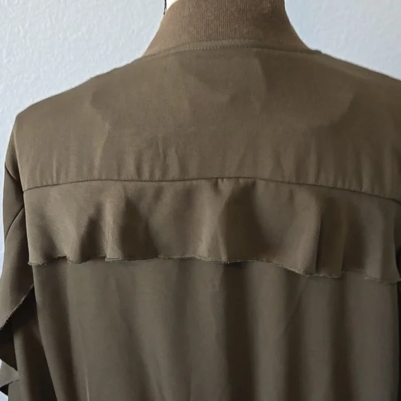 WHO WHAT WEAR Olive Bomber Jacket With Ruffles Bronze Zippered Pockets Sz LARGE - Picture 9 of 14